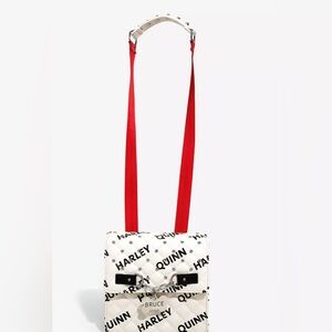 Comics Birds of Prey Harley Quinn
Bruce Studded Convertible Mini
Backpack - 🎒
